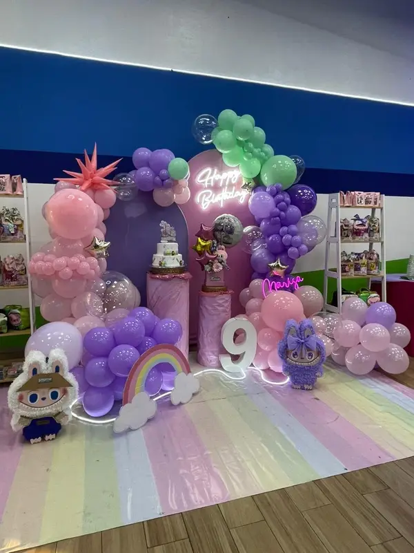 Fiesta arcoíris de 9 años