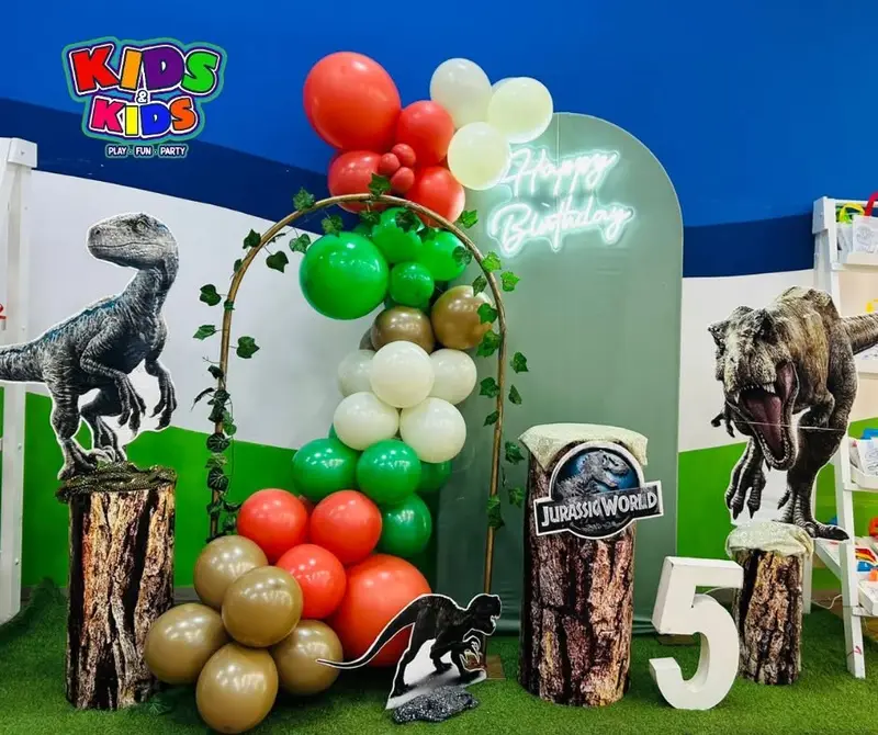 Fiesta temática Jurassic World